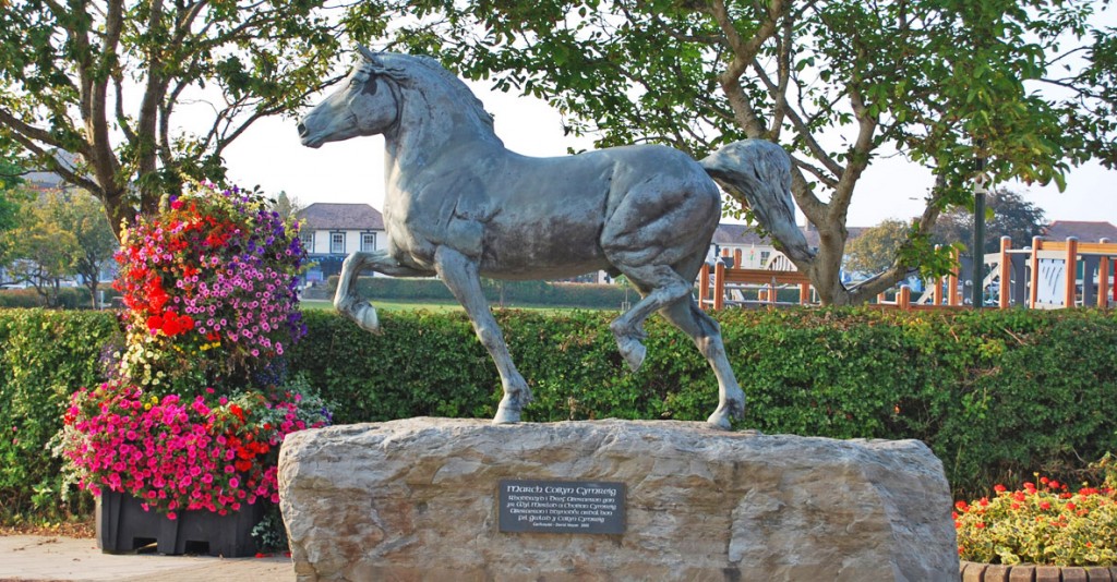 The famous Welsh Cob stallion bronze at Aberaeron.